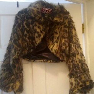 Faux fur leopard print cropped jacket size M retro fabulous!